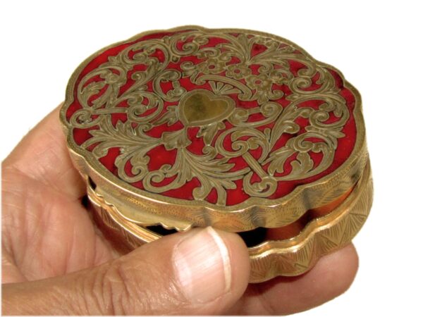 Sterling silver Snuff box Gold Plated Hand Engraved Salimbeni 7 scaled