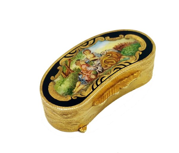 Salimbeni Pillbox Shaped with hand painted miniature in Louis XVI style. 1