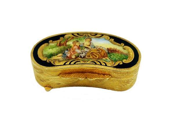 Salimbeni Pillbox Shaped with hand painted miniature in Louis XVI style. Main Image