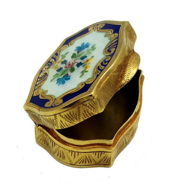 Salimbeni Pillbox Shaped hand-painted miniature in Viennese Art Nouveau style - Image 2