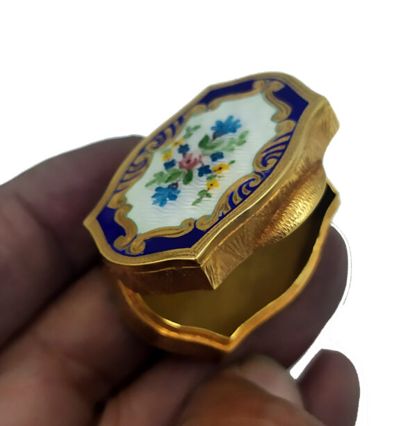 Salimbeni Pillbox Shaped hand-painted miniature in Viennese Art Nouveau style - Image 6