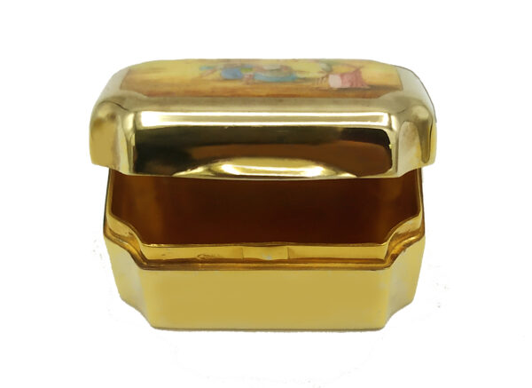 Pillbox Queen Victoria English style Shaped Salimbeni - Image 5
