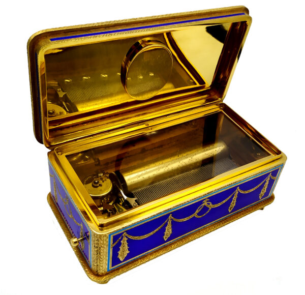 Musical Box Salimbeni table box with mechanical musical movement with 3 different motifs, detail of inside mechanical part