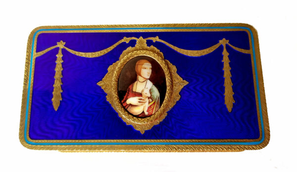 Musical Box Salimbeni table box with mechanical musical movement with 3 different motifs, detail of miniature on the lid
