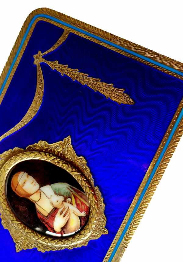 Musical Box Salimbeni table box with mechanical musical movement with 3 different motifs, detail of the lid