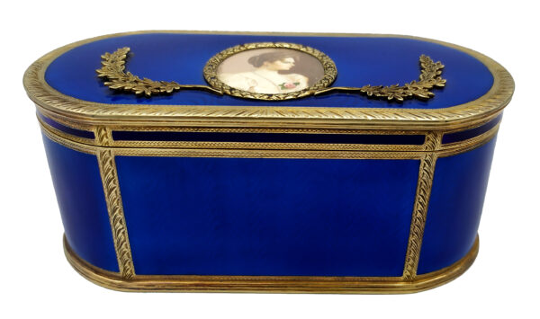 Salimbeni Oval Blue table box witn fine oval miniature. 3 scaled