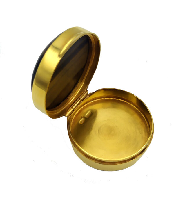 https://www.salimbeni1891shop.com/wp-content/uploads/2023/07/Salimbeni-Pillbox-domed-Tigers-eye-Gemstone-on-lid-in-round-Sterling-Silver-main.jpg