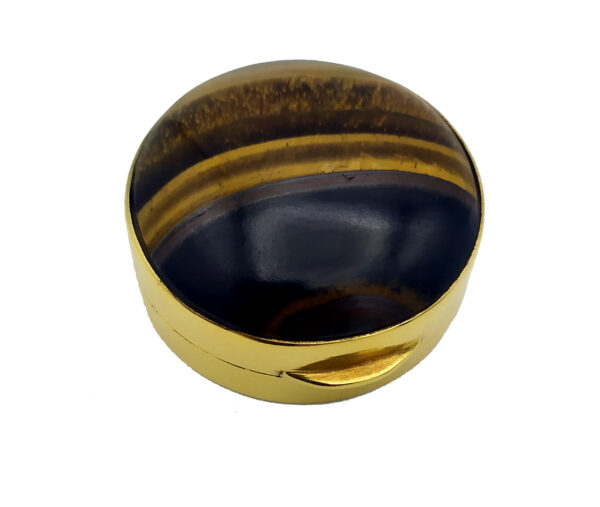 https://www.salimbeni1891shop.com/wp-content/uploads/2023/07/Salimbeni-Pillbox-domed-Tigers-eye-Gemstone-on-lid-in-round-Sterling-Silver-main.jpg