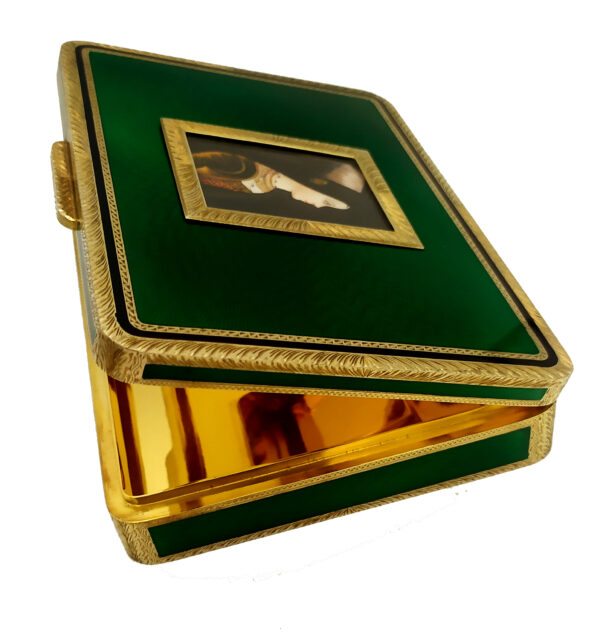 Salimbeni Renaissance style table box with fine rectangular miniature. 8