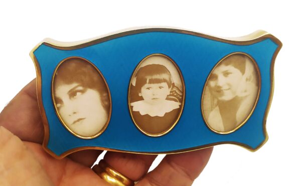 Salimbeni Shaped frame for 3 photographs sea colour. - Image 5