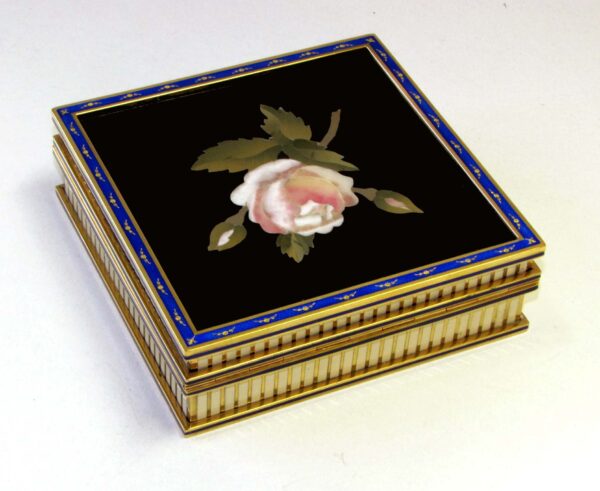 Salimbeni table Box with Rose fine Mosaic in Semiprecious Stones pure Gold Paillons and enameled Sterling Silver. 2