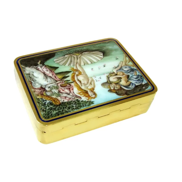 Birth of Venus Box Salimbeni is a table box, rectangular with rounded corners in 925/1000 sterling silver gold plated. Birth of Venus Box has a fine hand-painted, fire-enameled miniature signed by the painter Beatrice Mellana, reproducing the famous painting "Birth of Venus" by Sandro Botticelli kept in the Uffizi Gallery in Florence. back side with closed cover