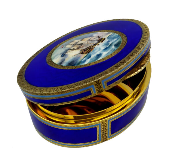 Table Box Oval in 925/1000 sterling silver gold plated with translucent fire enamels on guillochè with fine hand-engraving of the edges and with beautiful miniature sailboat enameled and hand-painted by painter Renato Dainelli