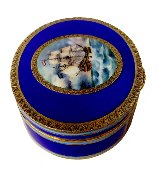 Table Box Oval in 925/1000 sterling silver gold plated with translucent fire enamels on guillochè with fine hand-engraving of the edges and with beautiful miniature sailboat enameled and hand-painted by painter Renato Dainelli