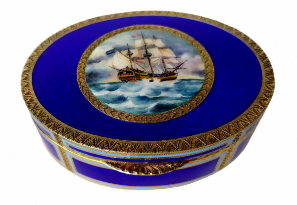 Table Box Oval in 925/1000 sterling silver gold plated with translucent fire enamels on guillochè with fine hand-engraving of the edges and with beautiful miniature sailboat enameled and hand-painted by painter Renato Dainelli